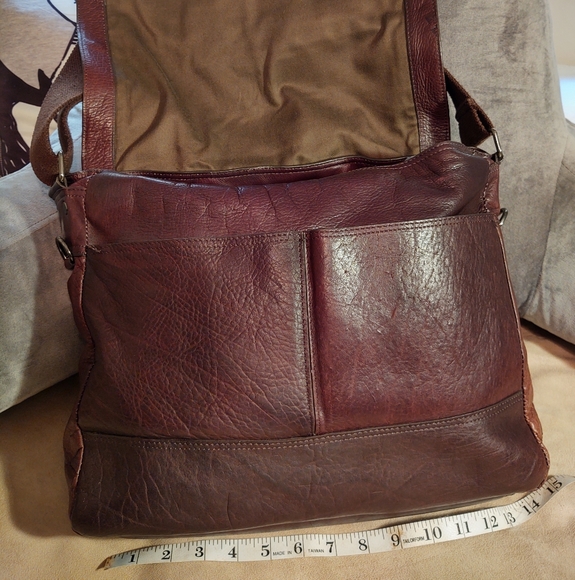 Kenneth Cole Reaction Dark Brown Messenger/Laptop/Briefcase Bag - Picture 1 of 7